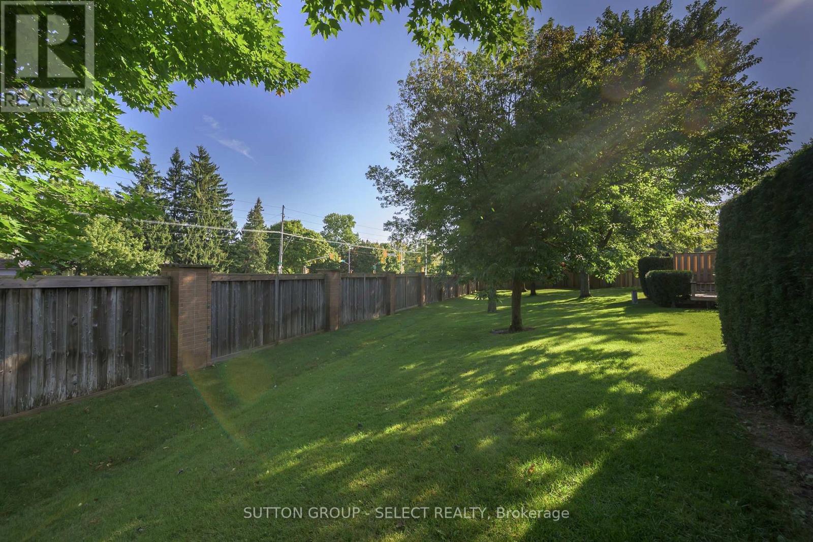Photo 32 of 4 505 Cranbrook Road, London South ON