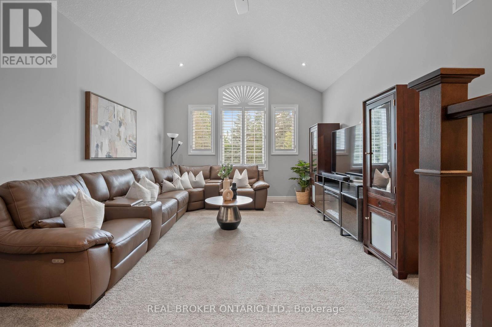 Photo 20 of 70 Pioneer Tower Road, Kitchener ON