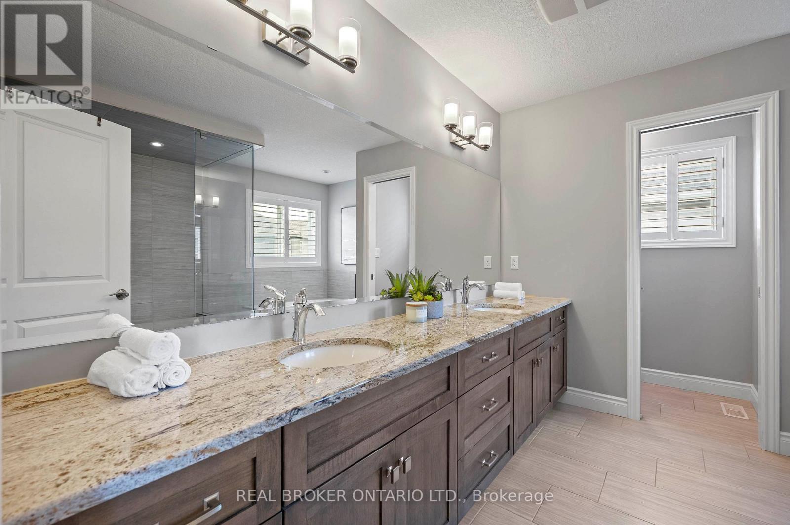 Photo 24 of 70 Pioneer Tower Road, Kitchener ON