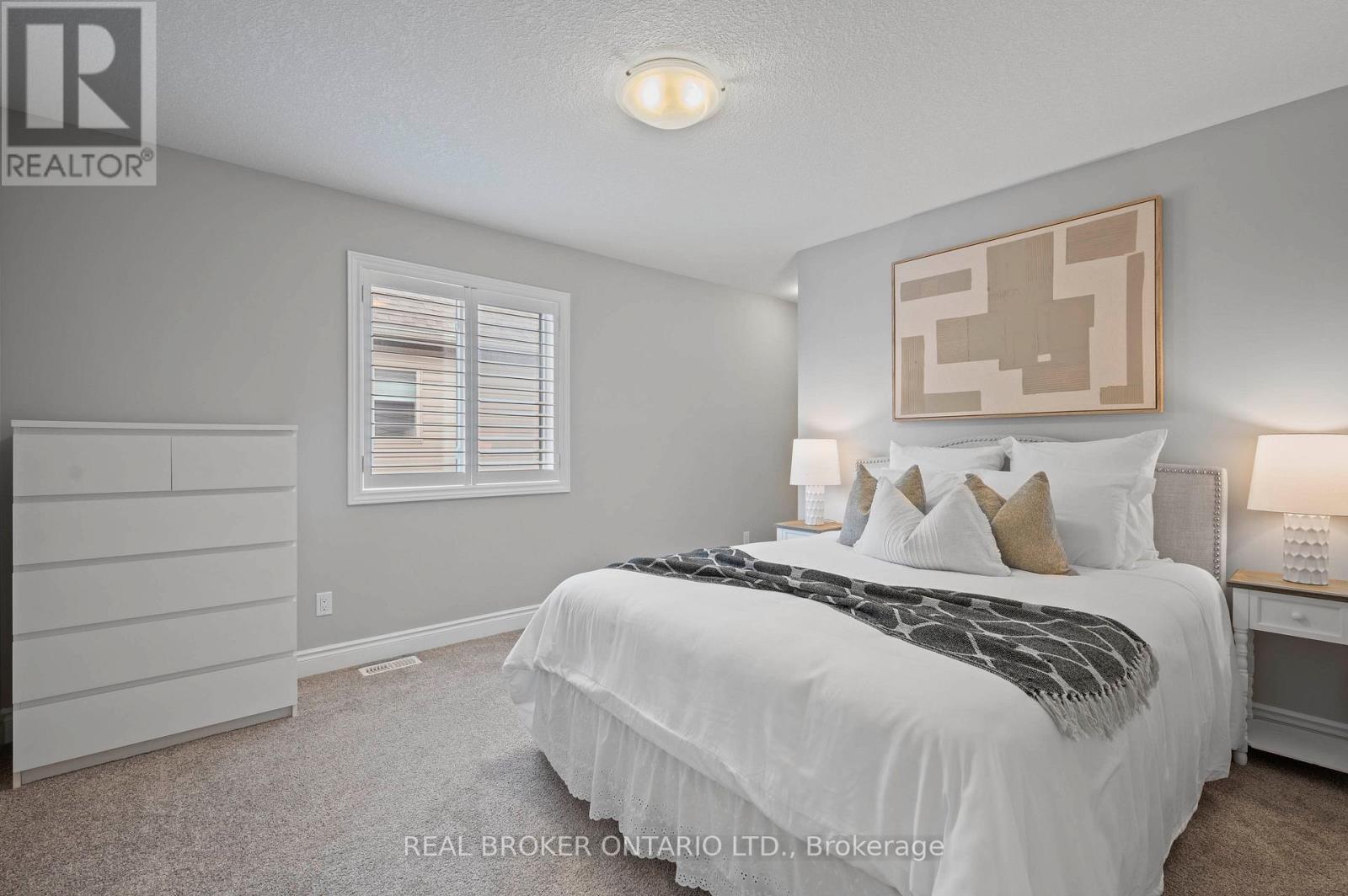 Photo 26 of 70 Pioneer Tower Road, Kitchener ON