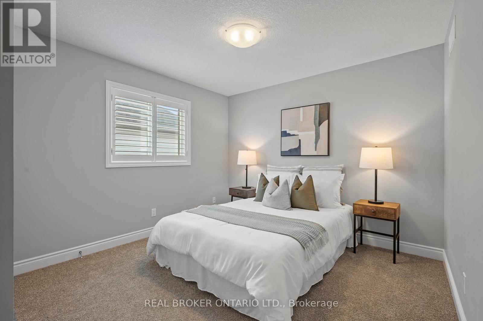 Photo 28 of 70 Pioneer Tower Road, Kitchener ON
