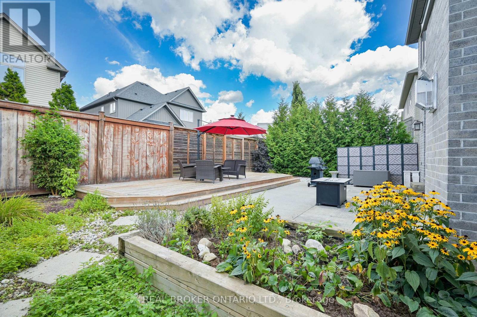 Photo 32 of 70 Pioneer Tower Road, Kitchener ON