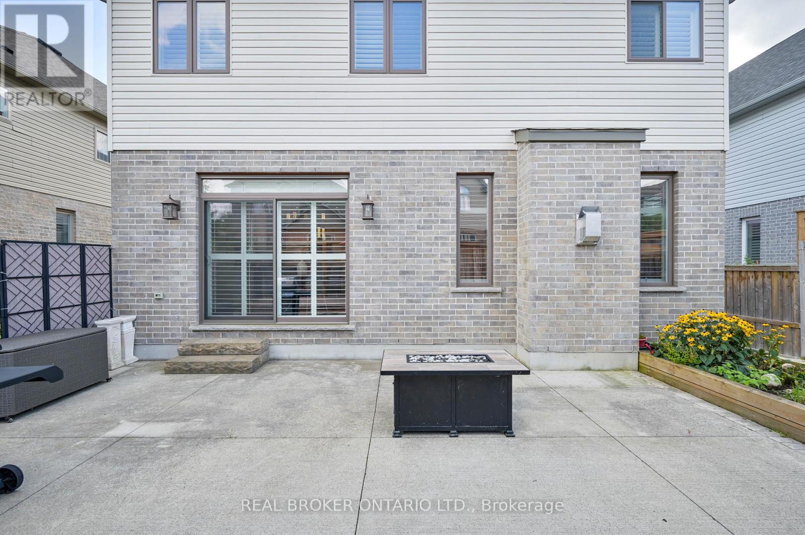 Photo 36 of 70 Pioneer Tower Road, Kitchener ON