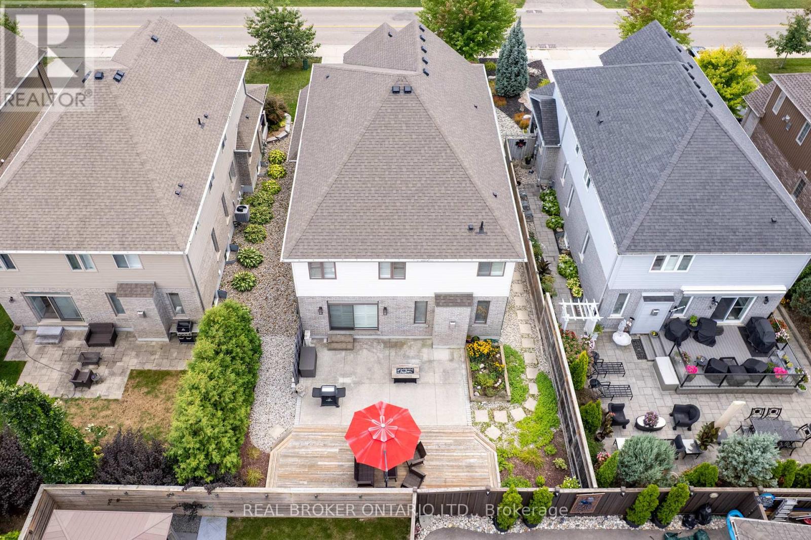 Photo 37 of 70 Pioneer Tower Road, Kitchener ON