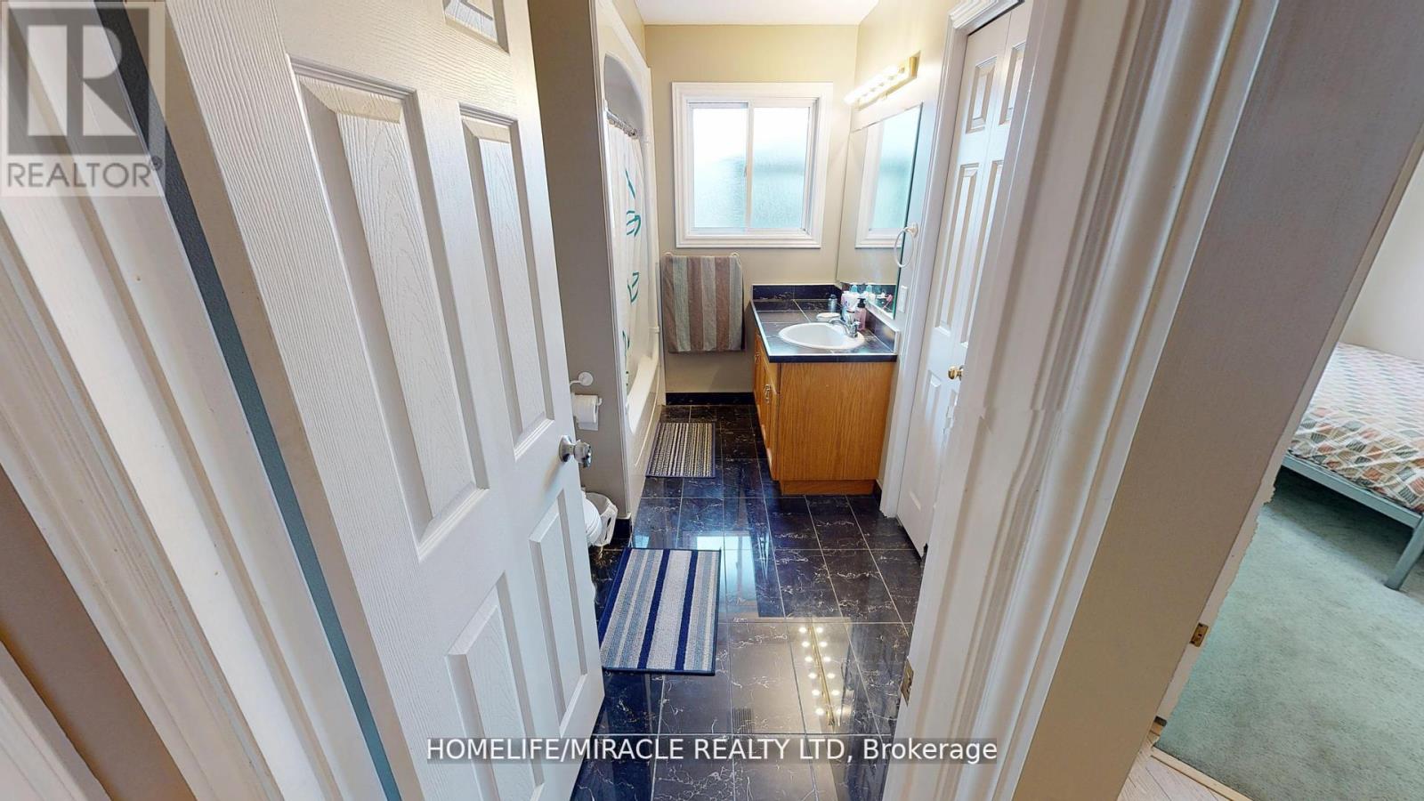 Photo 13 of 16 Goodwillie Drive, Welland ON