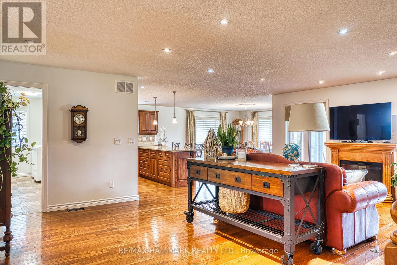 Photo 5 of 735 Wellington Avenue S, North Perth ON