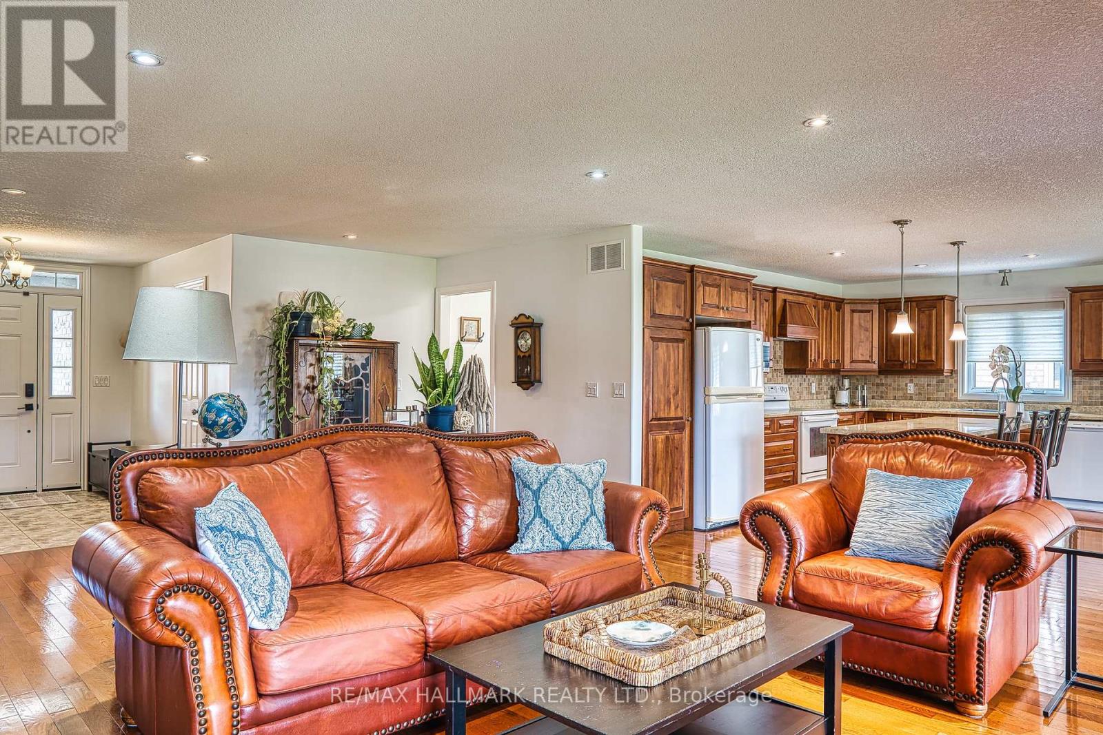 Photo 8 of 735 Wellington Avenue S, North Perth ON