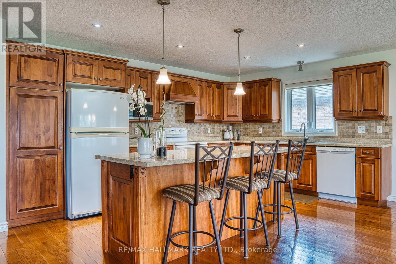 Photo 9 of 735 Wellington Avenue S, North Perth ON