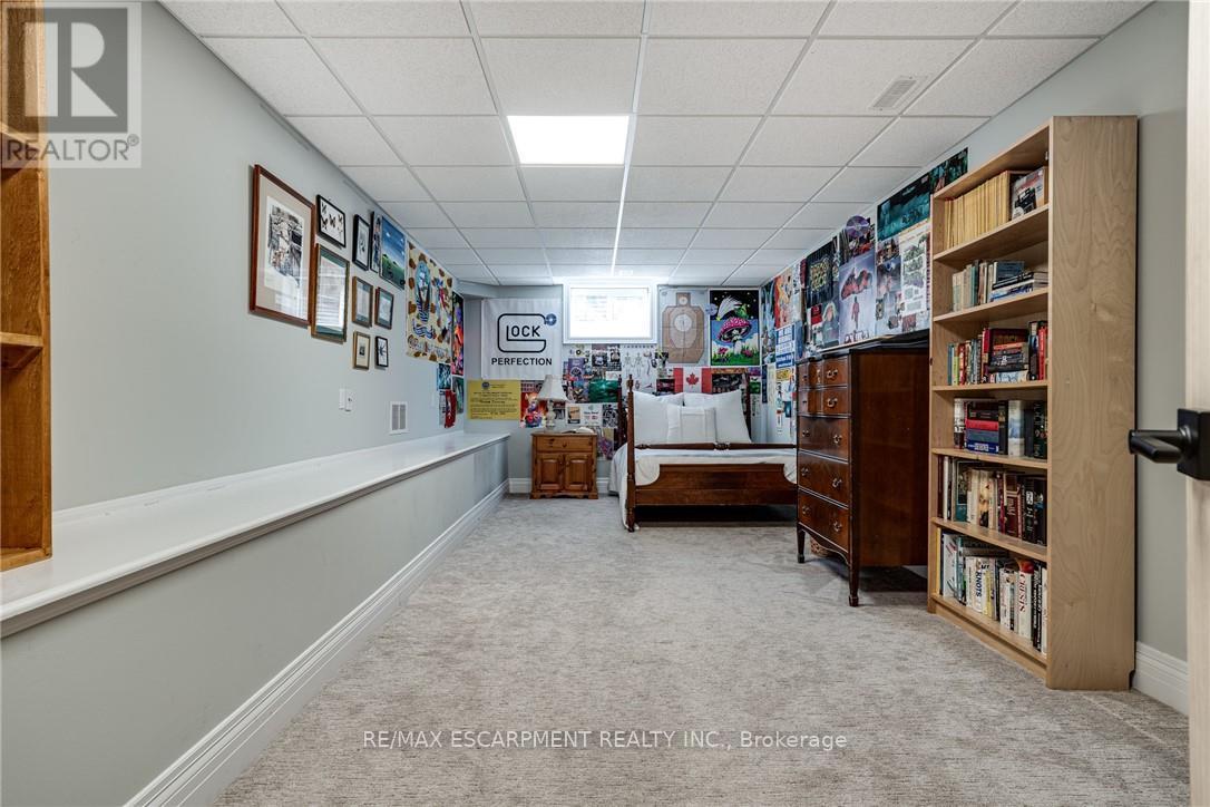 Photo 36 of 14 Sullivans Lane, Hamilton ON