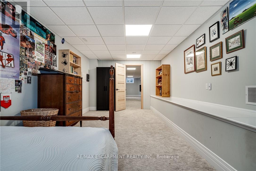Photo 37 of 14 Sullivans Lane, Hamilton ON