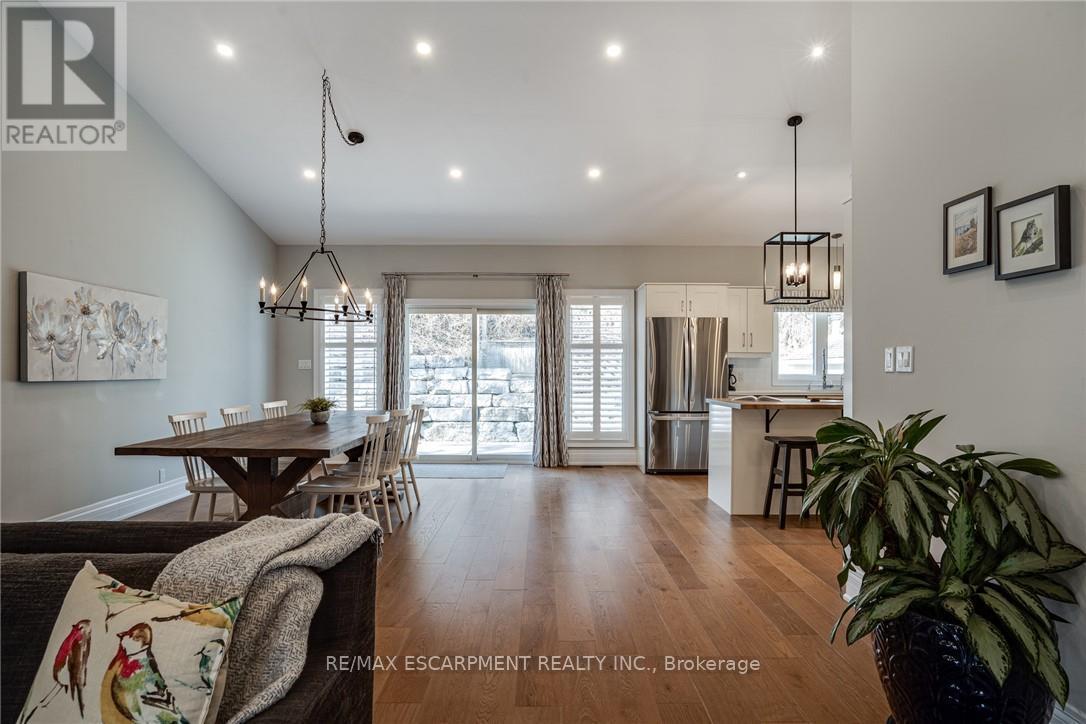 Photo 8 of 14 Sullivans Lane, Hamilton ON