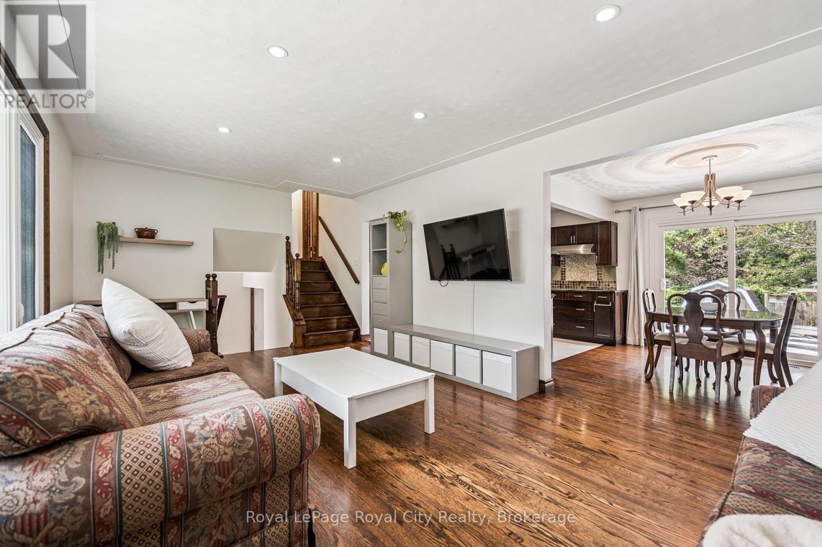 Photo 11 of 22 Owen Avenue, Kitchener ON