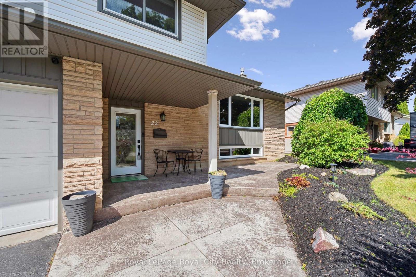 Photo 2 of 22 Owen Avenue, Kitchener ON