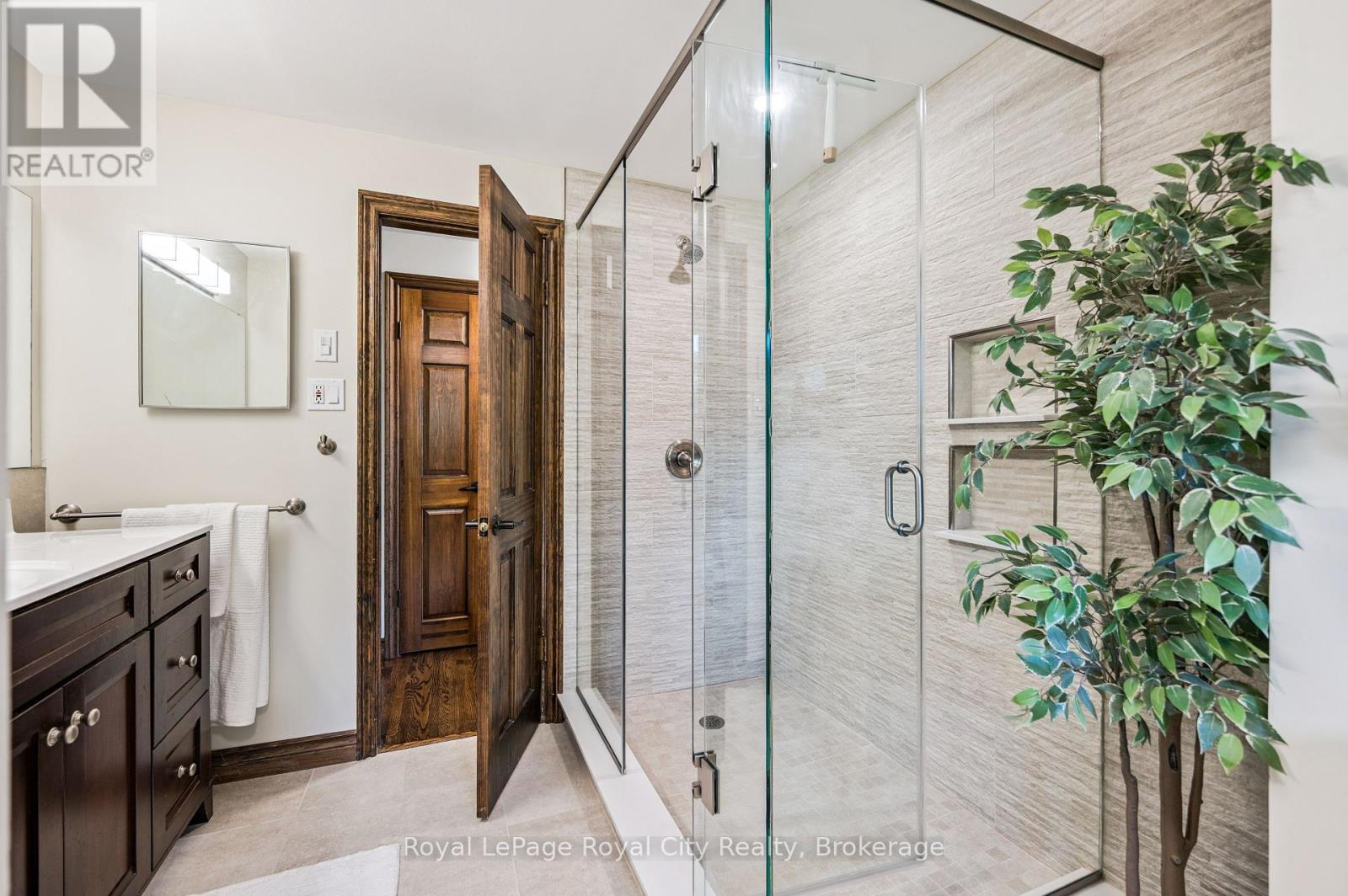 Photo 25 of 22 Owen Avenue, Kitchener ON