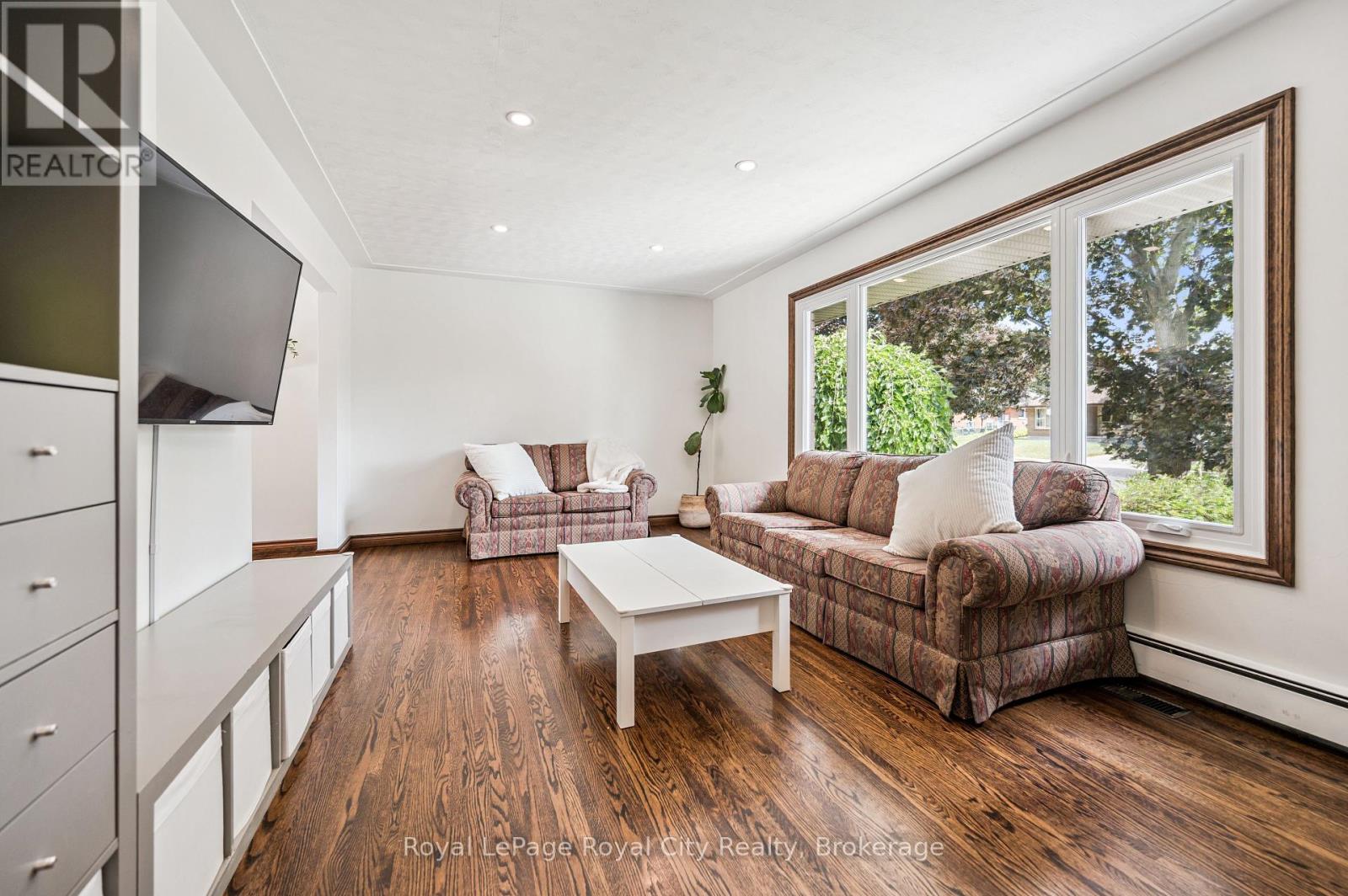 Photo 8 of 22 Owen Avenue, Kitchener ON