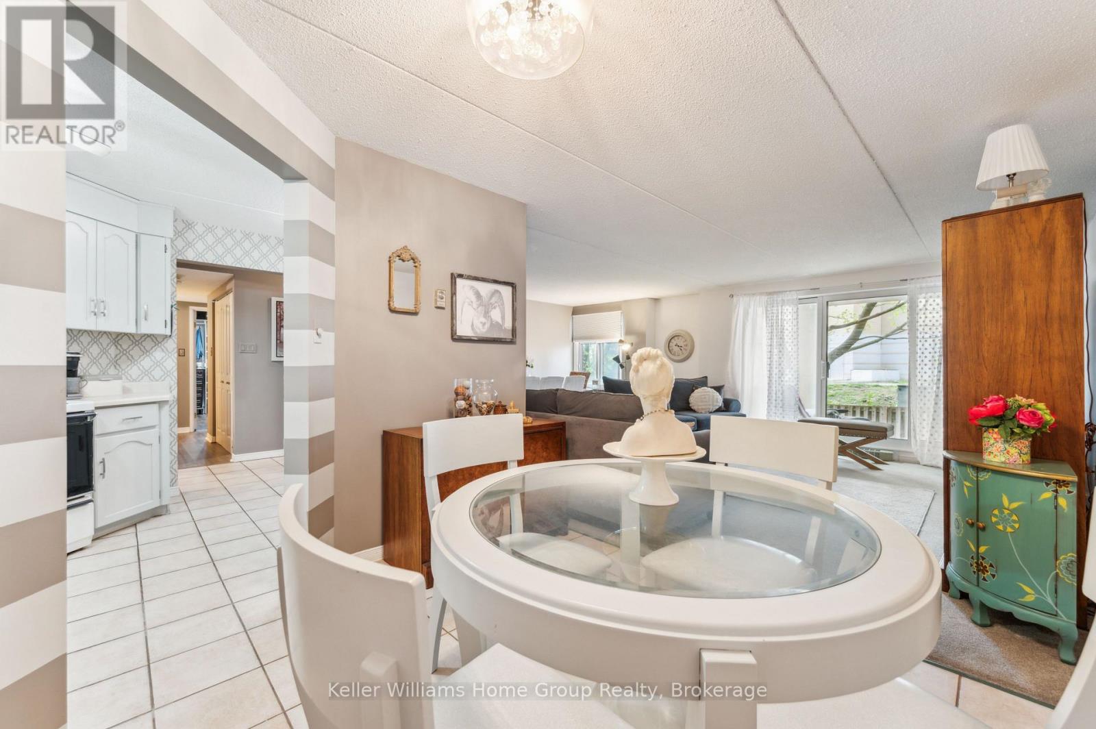 Photo 17 of 105 8 Christopher Court, Guelph ON