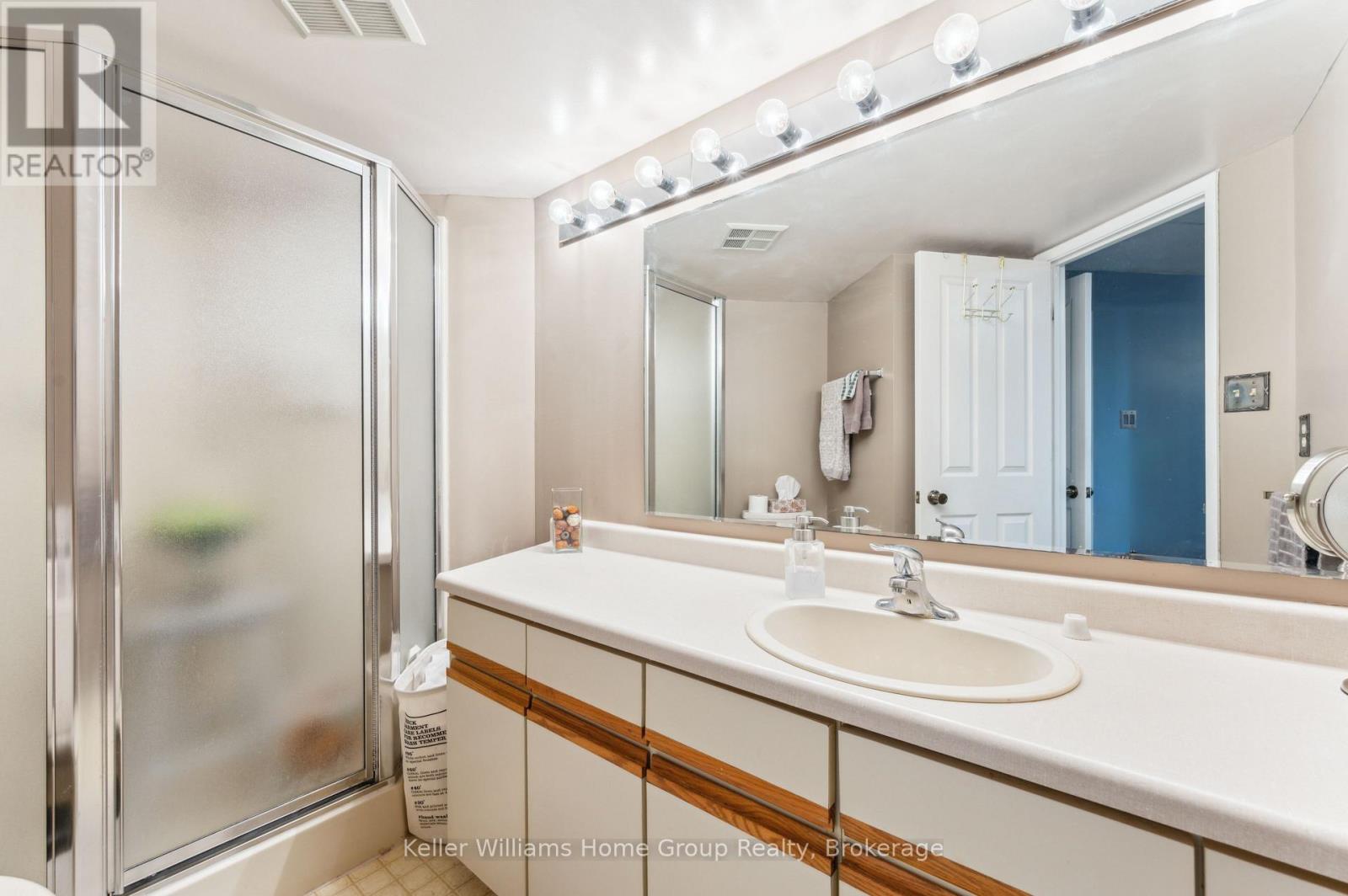 Photo 27 of 105 8 Christopher Court, Guelph ON