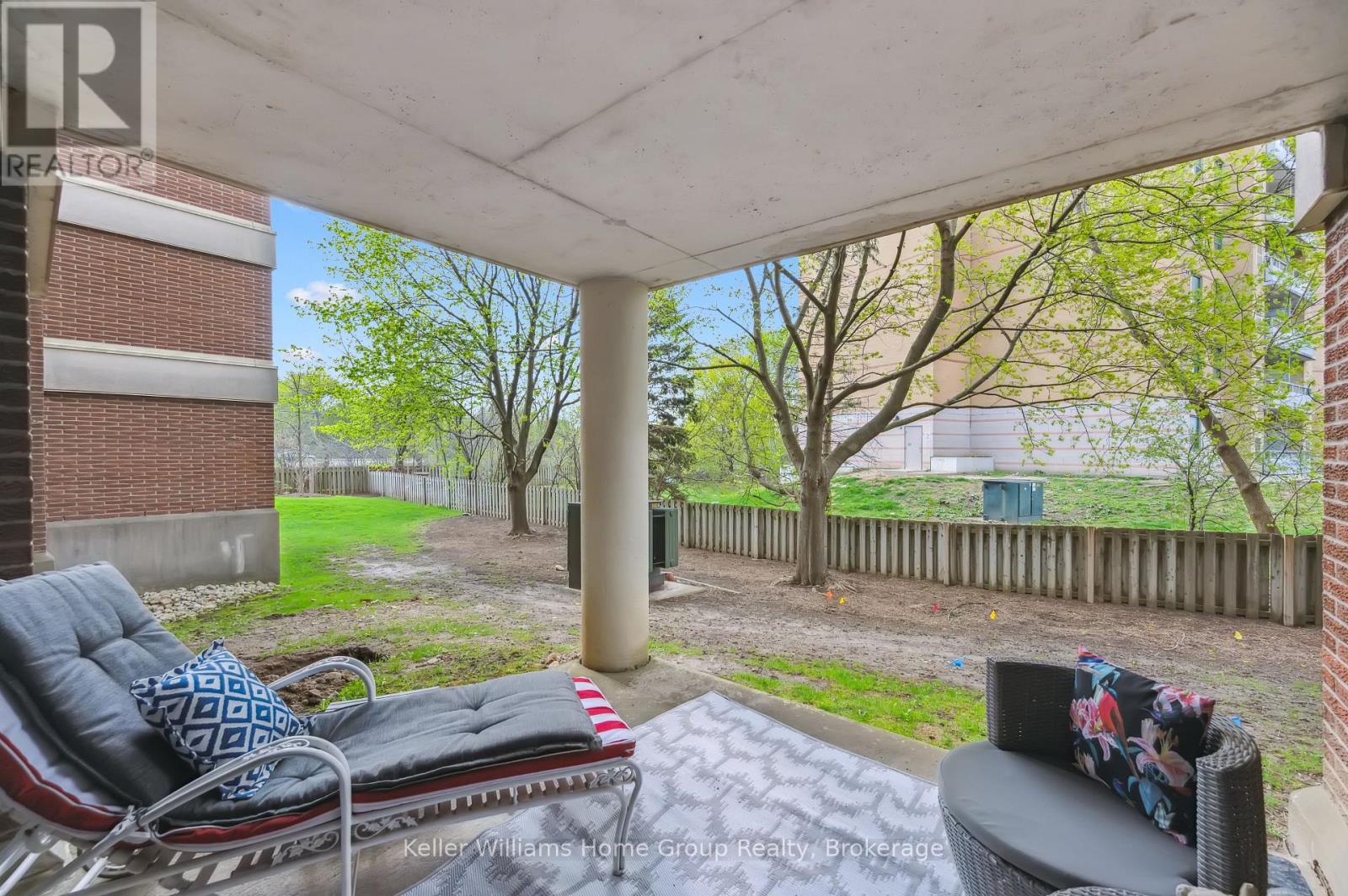 Photo 30 of 105 8 Christopher Court, Guelph ON