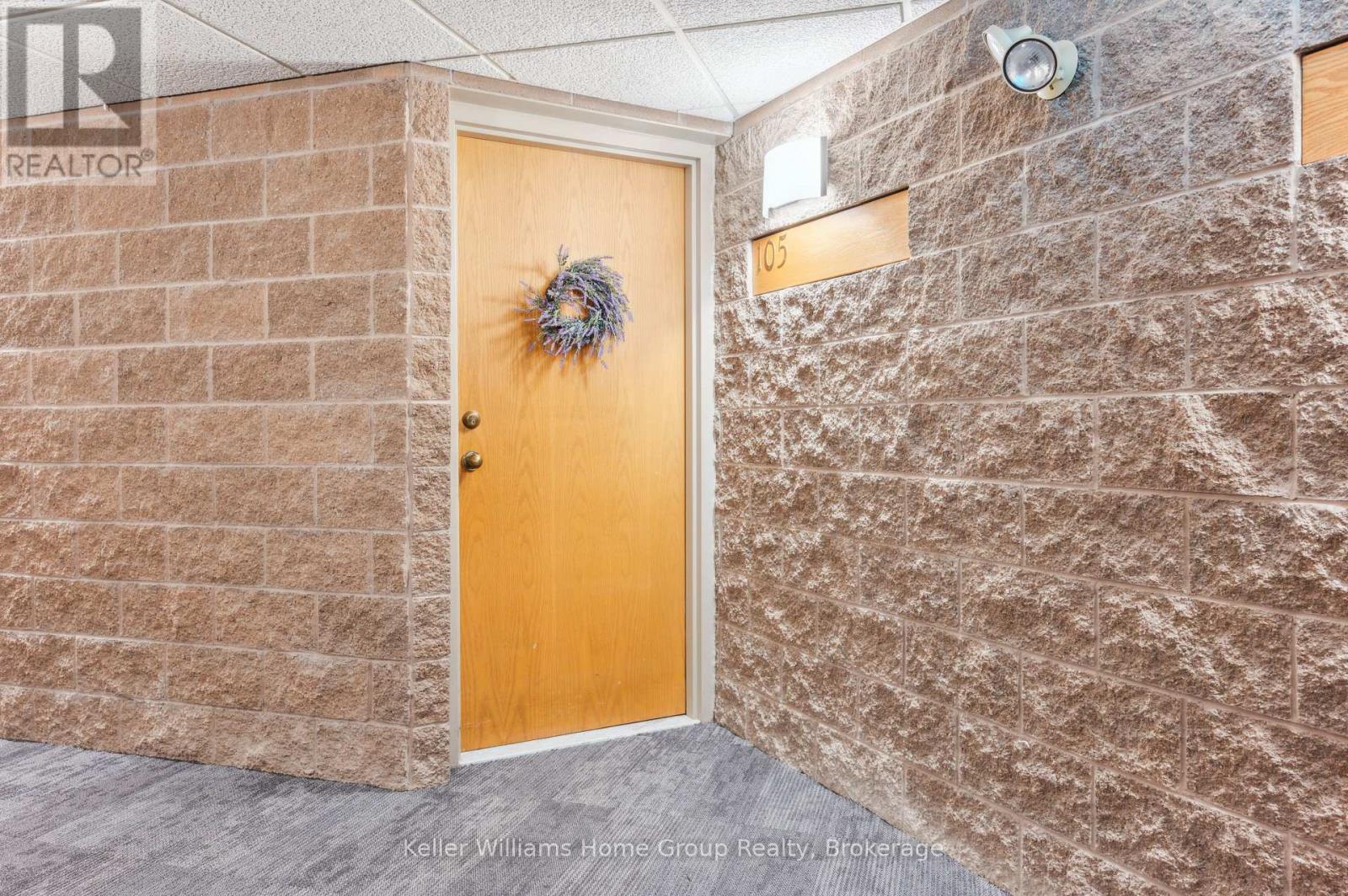 Photo 9 of 105 8 Christopher Court, Guelph ON