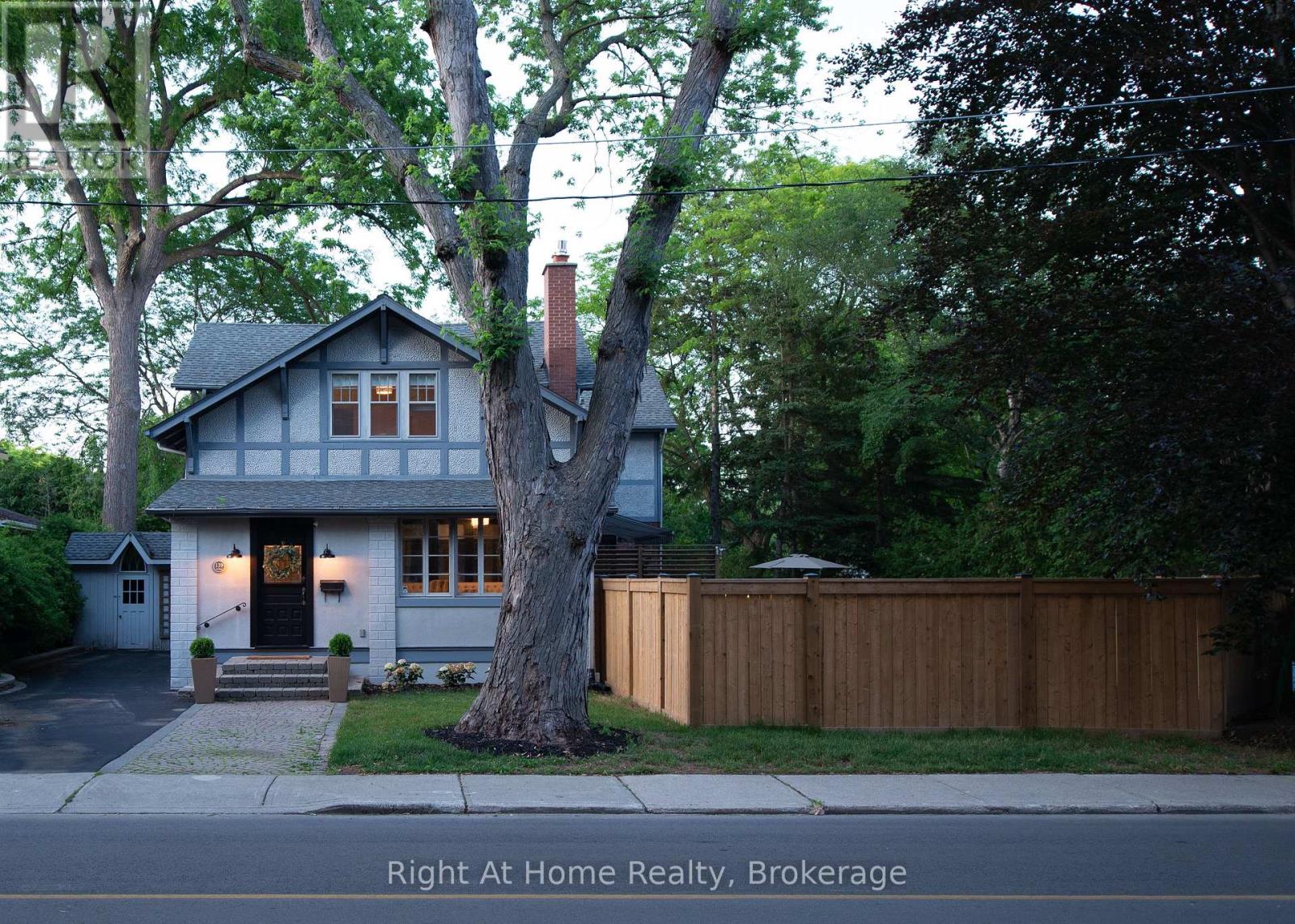 Photo 2 of 139 Allan Street, Oakville ON