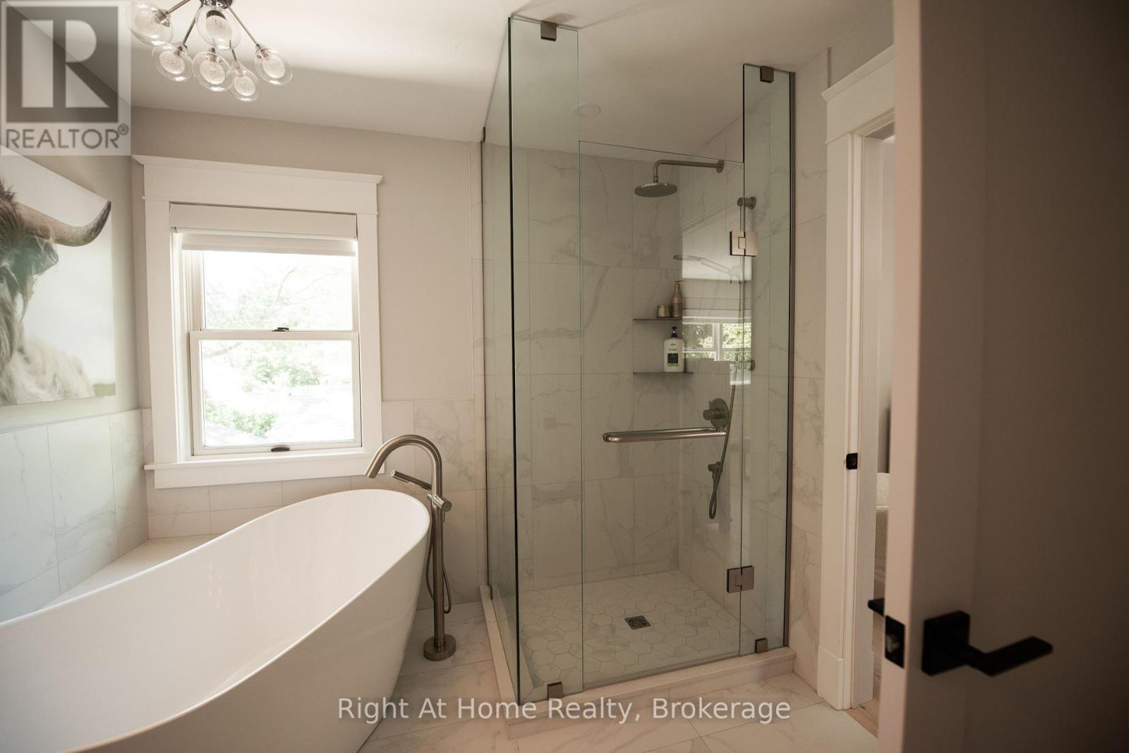 Photo 32 of 139 Allan Street, Oakville ON