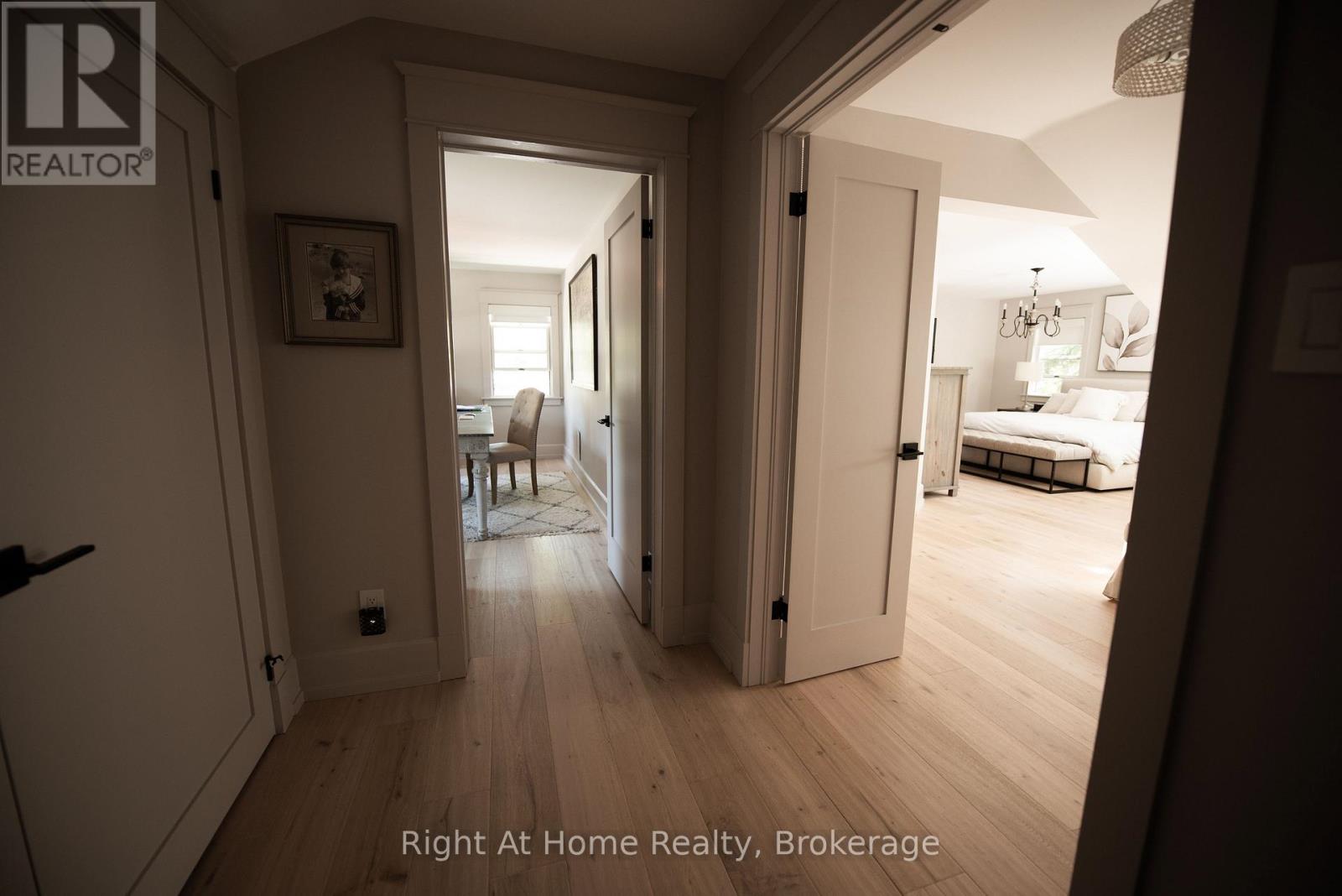 Photo 33 of 139 Allan Street, Oakville ON