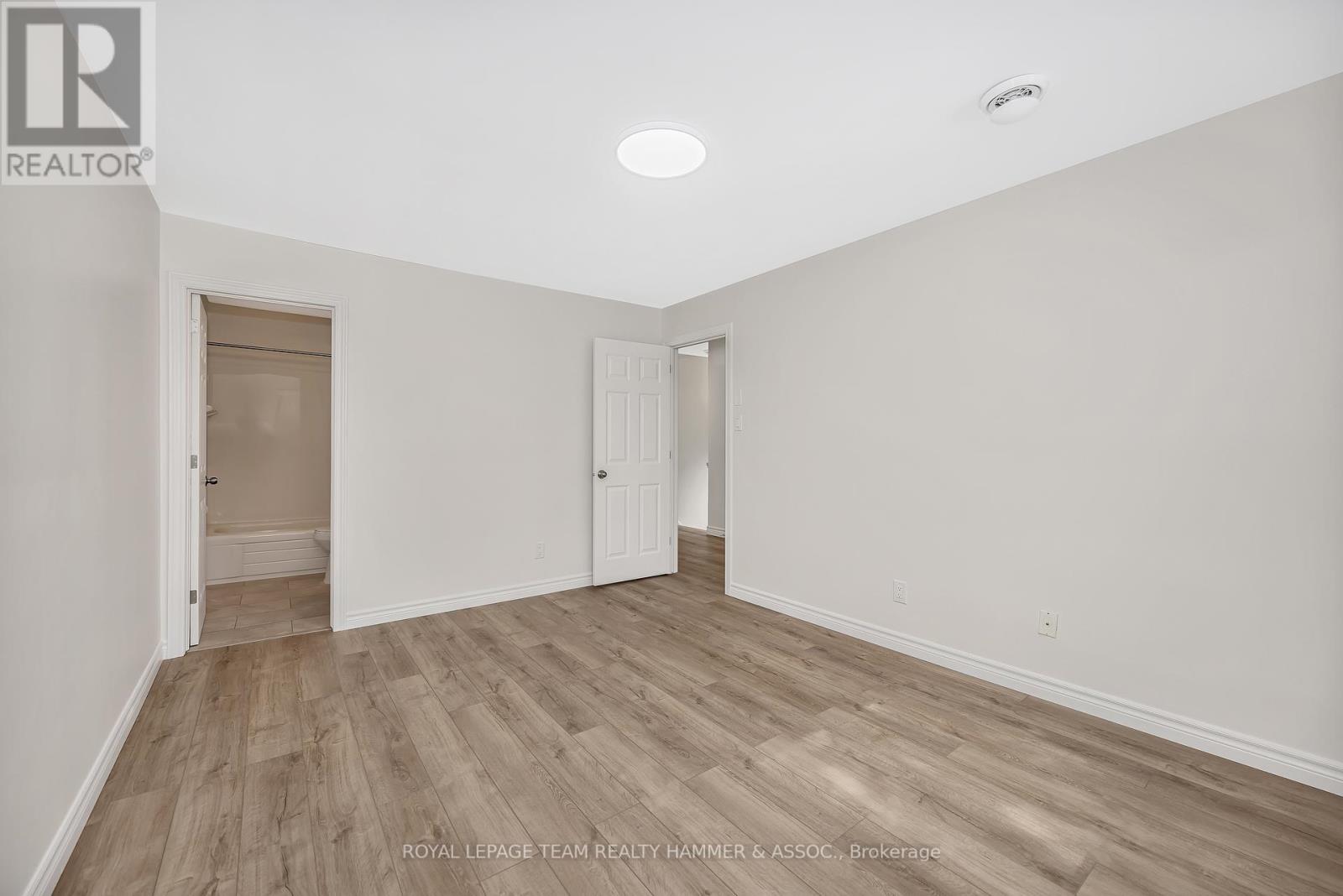 Photo 12 of 8 Chisholm Court, Ottawa ON