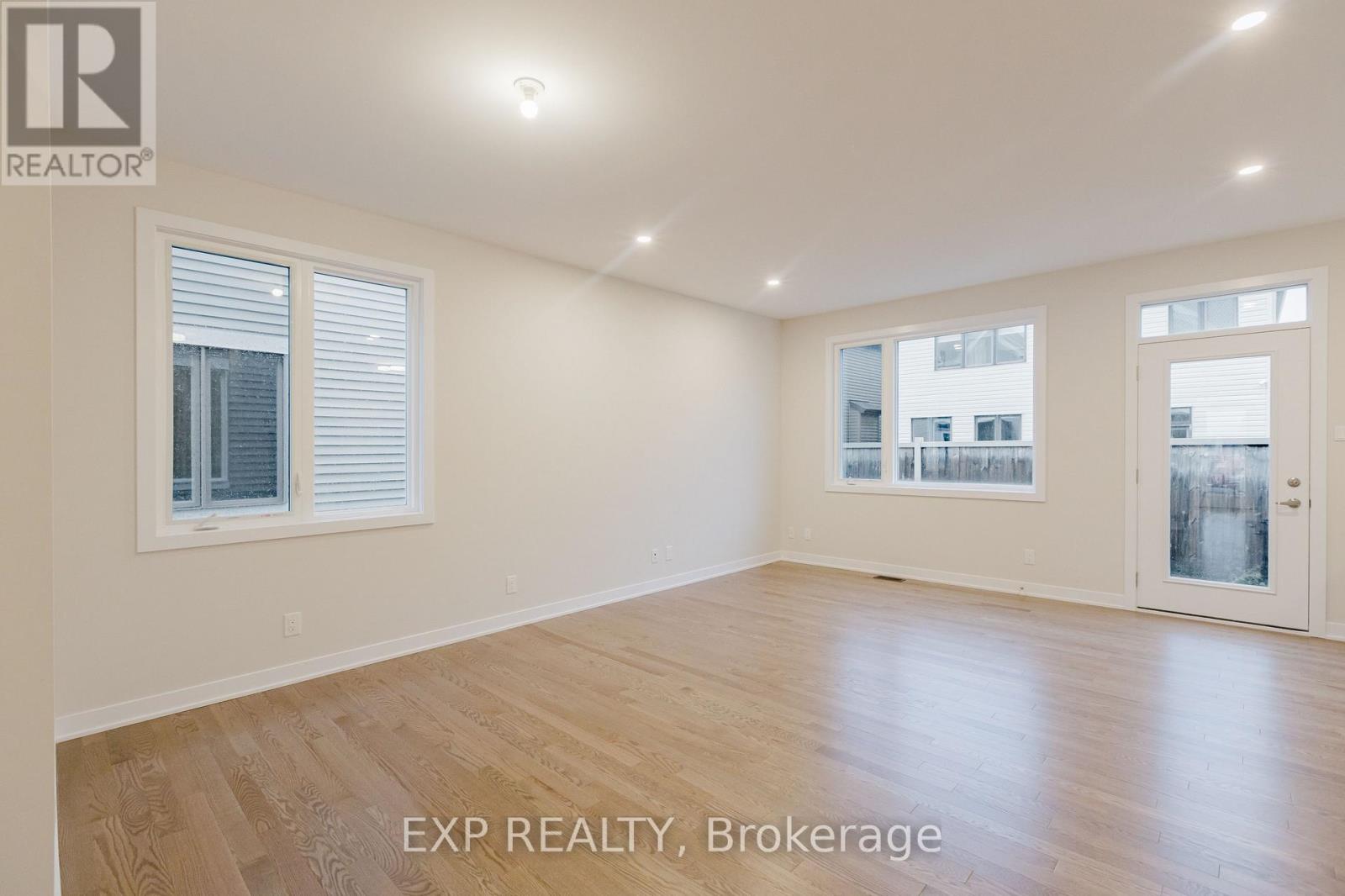 Photo 6 of 133 Ryan Reynolds Way, Ottawa ON