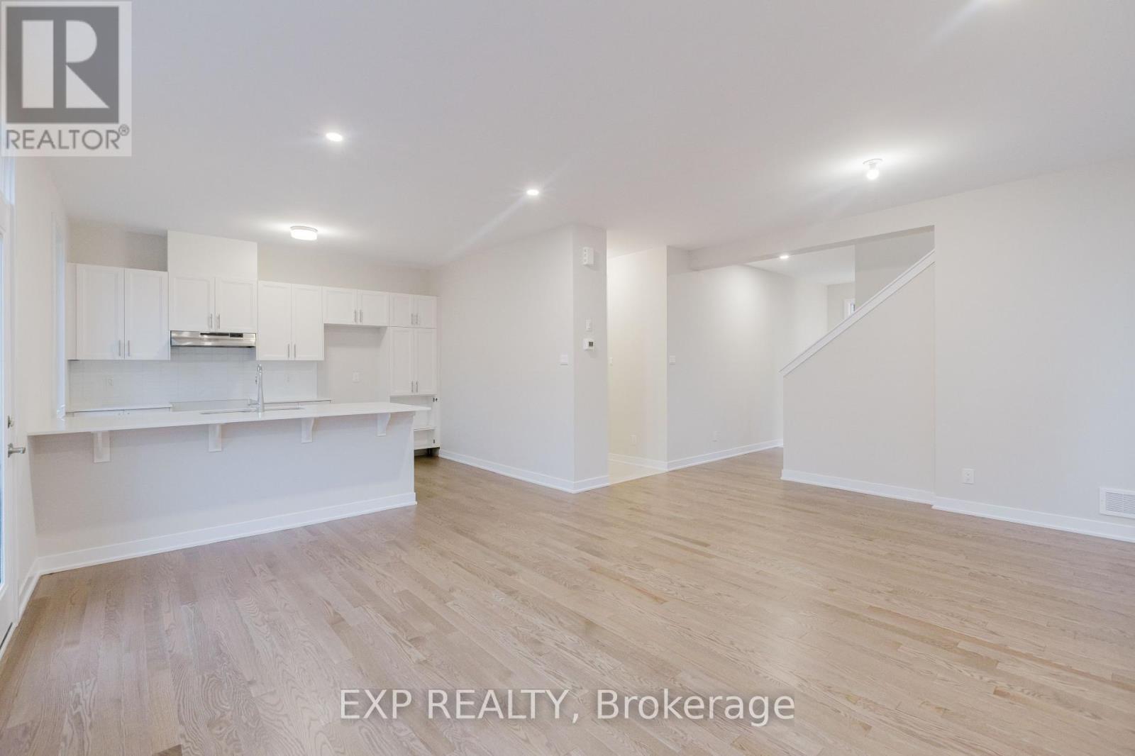 Photo 8 of 133 Ryan Reynolds Way, Ottawa ON