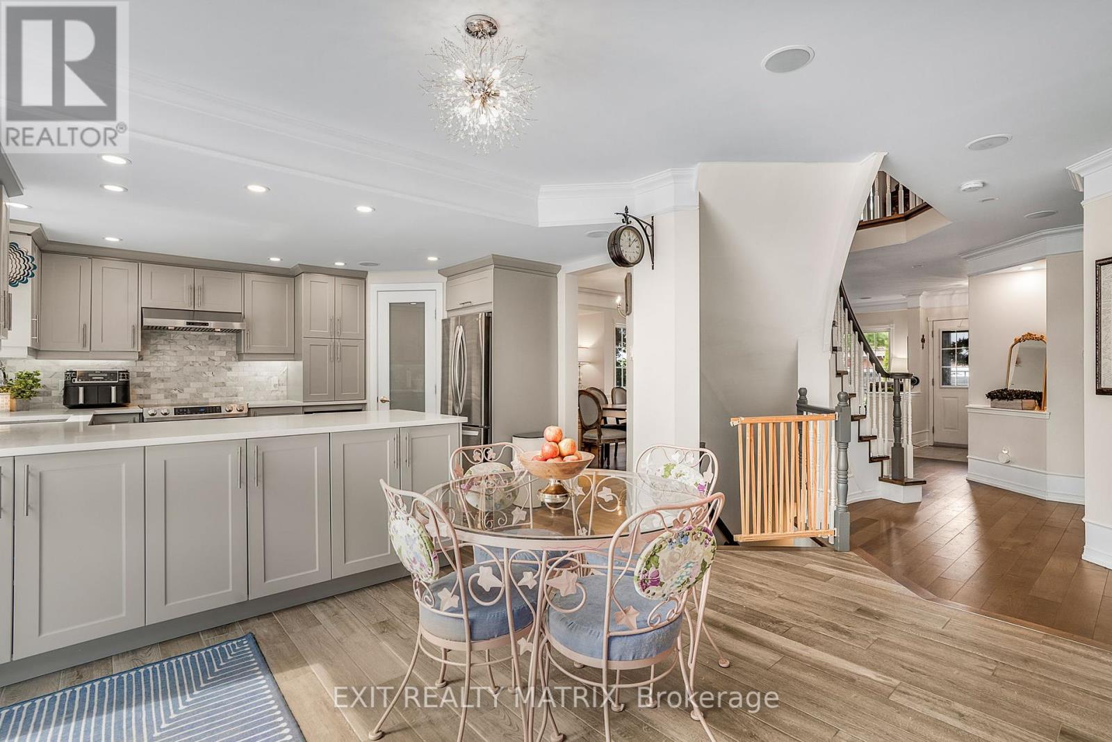 Photo 13 of 116 Lamadeleine Boulevard, Russell ON