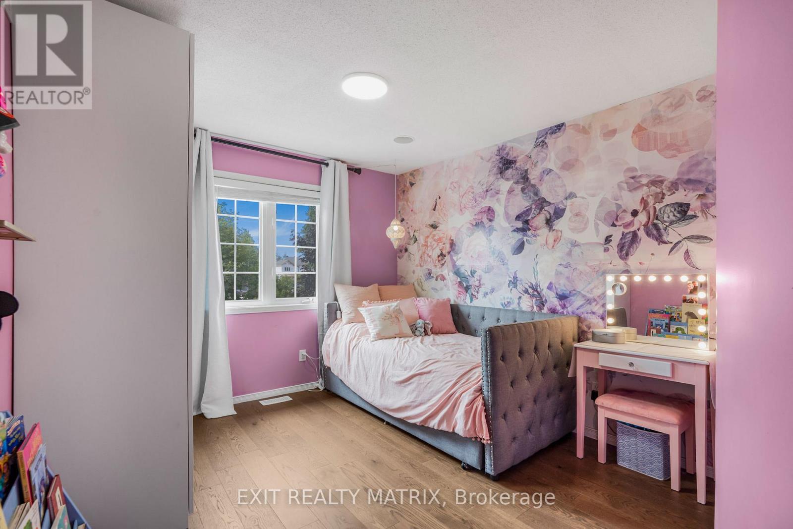 Photo 25 of 116 Lamadeleine Boulevard, Russell ON