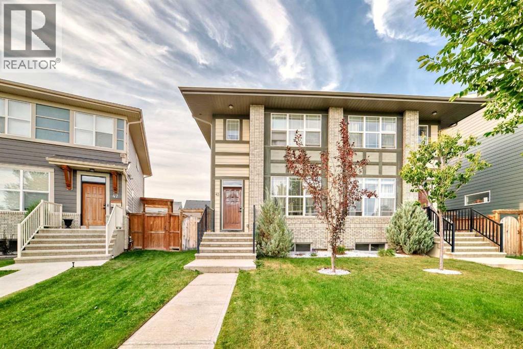 Photo 1 of 43 Masters Square Se, Calgary AB