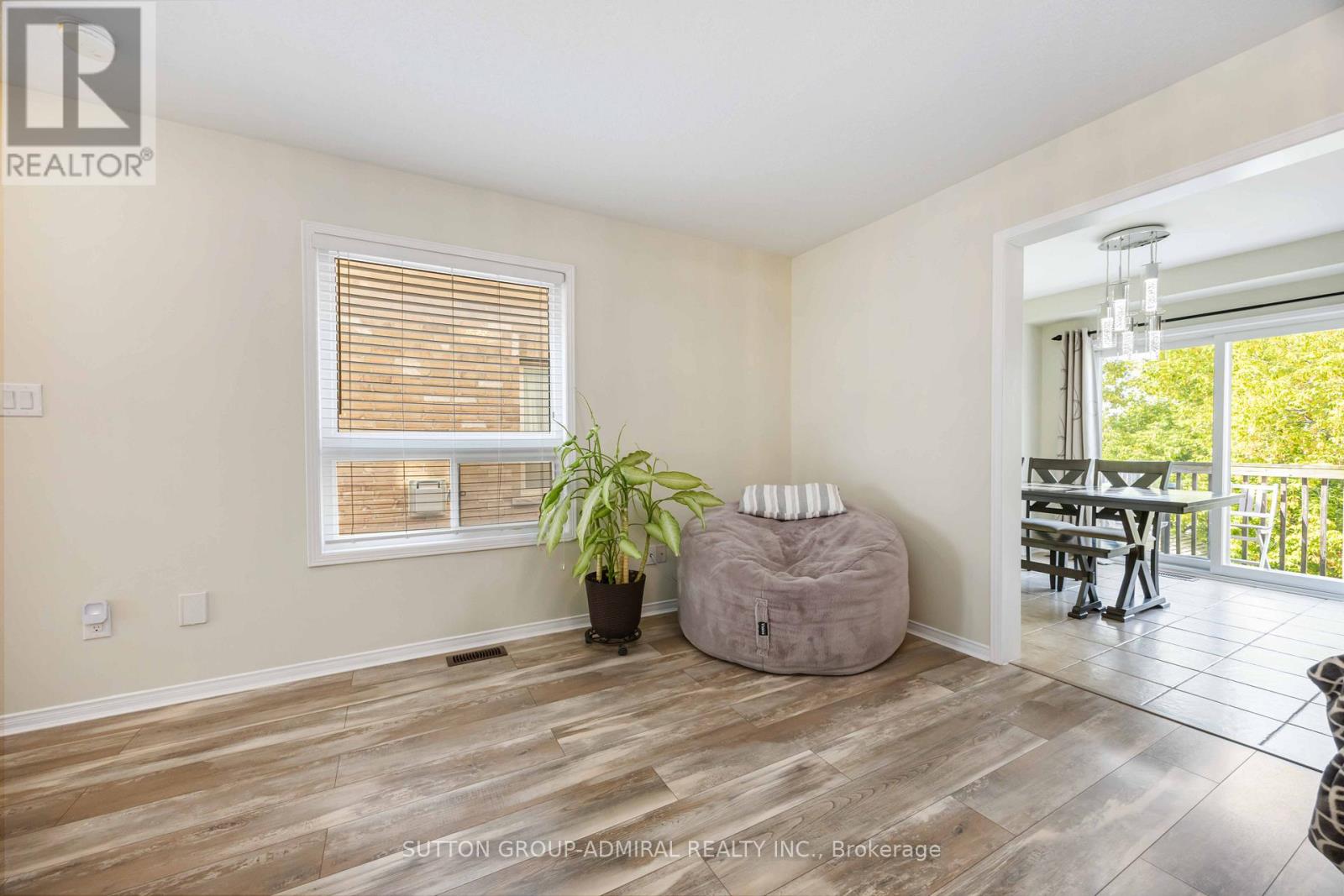Photo 12 of 135 Armstrong Crescent, Bradford West Gwillimbury ON