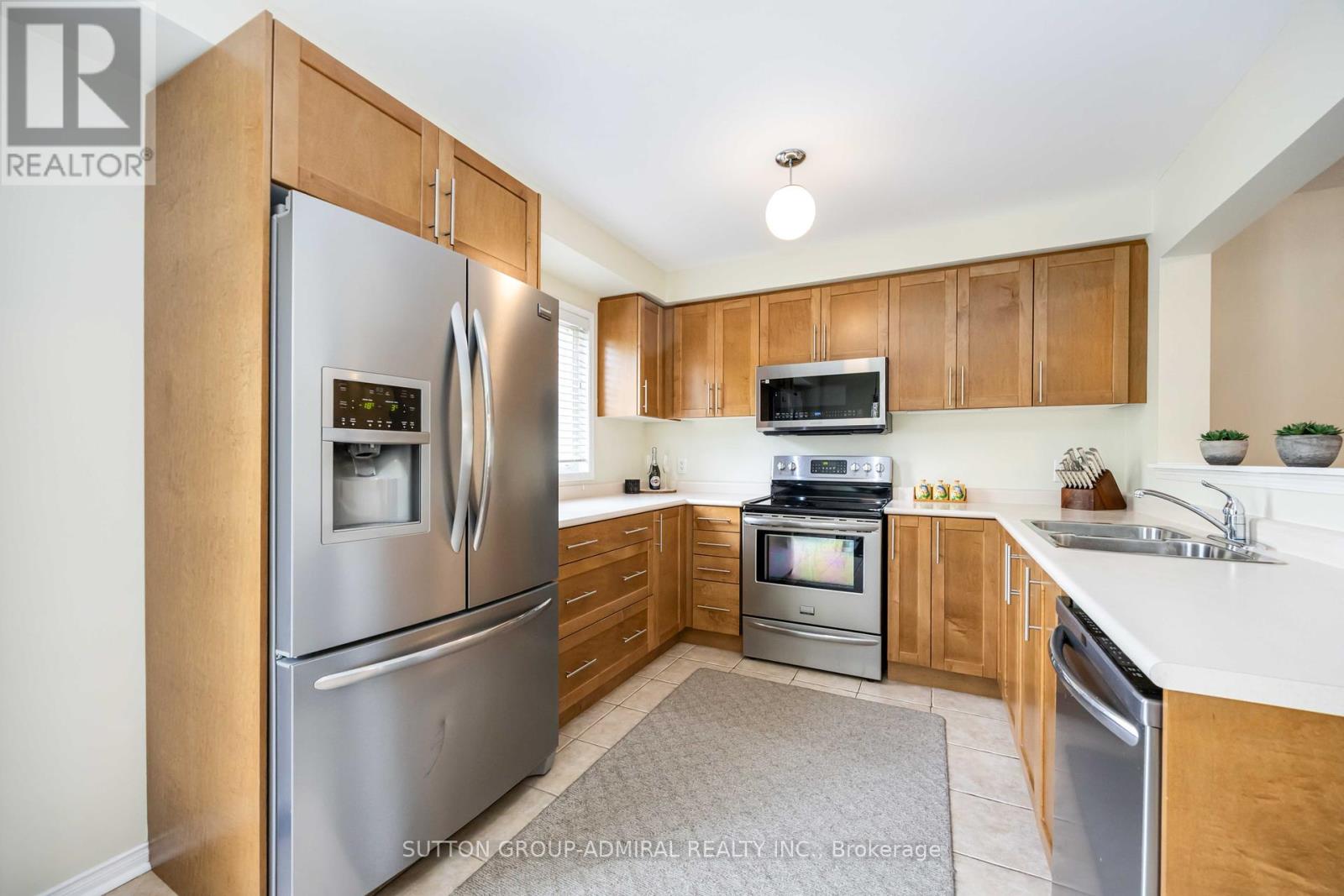Photo 16 of 135 Armstrong Crescent, Bradford West Gwillimbury ON