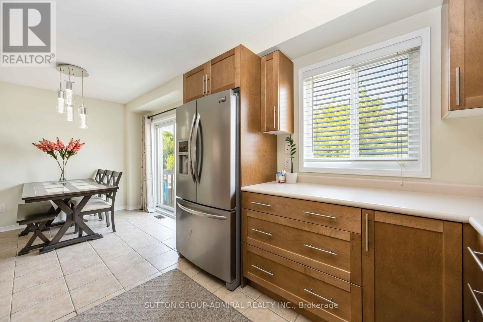 Photo 19 of 135 Armstrong Crescent, Bradford West Gwillimbury ON