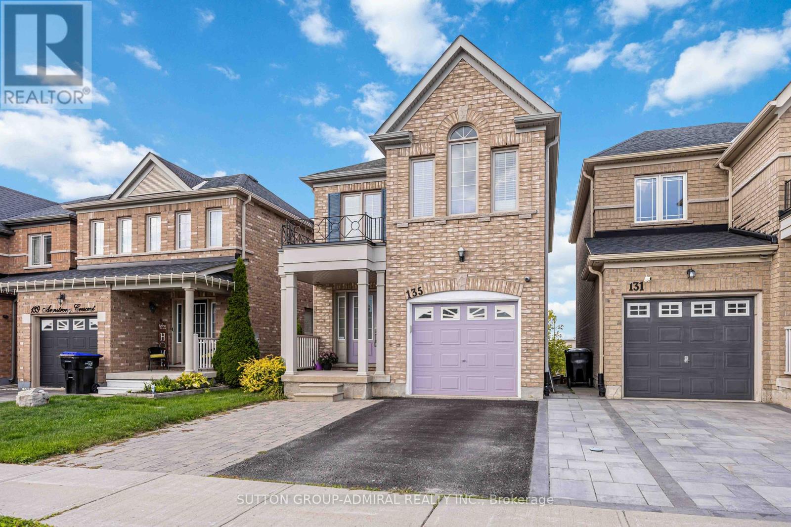 Photo 2 of 135 Armstrong Crescent, Bradford West Gwillimbury ON