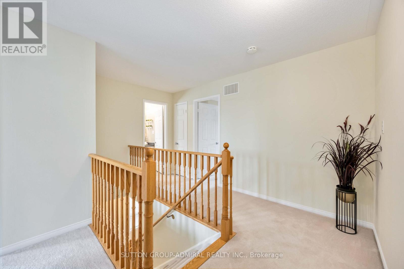 Photo 23 of 135 Armstrong Crescent, Bradford West Gwillimbury ON