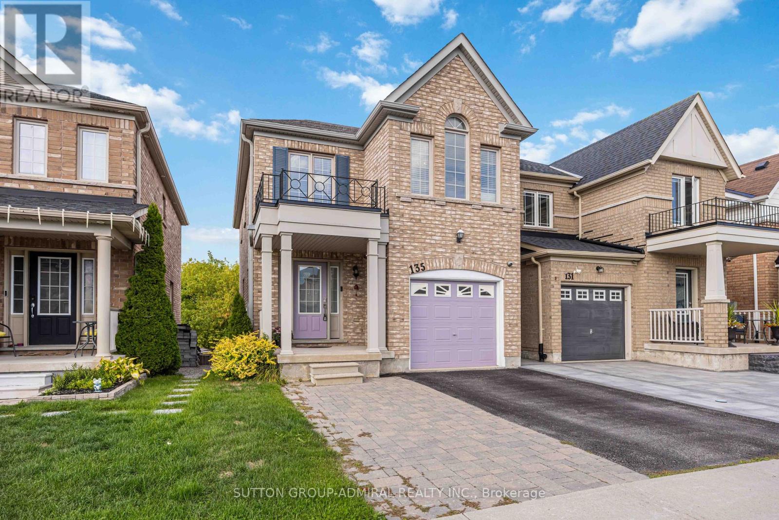 Photo 3 of 135 Armstrong Crescent, Bradford West Gwillimbury ON