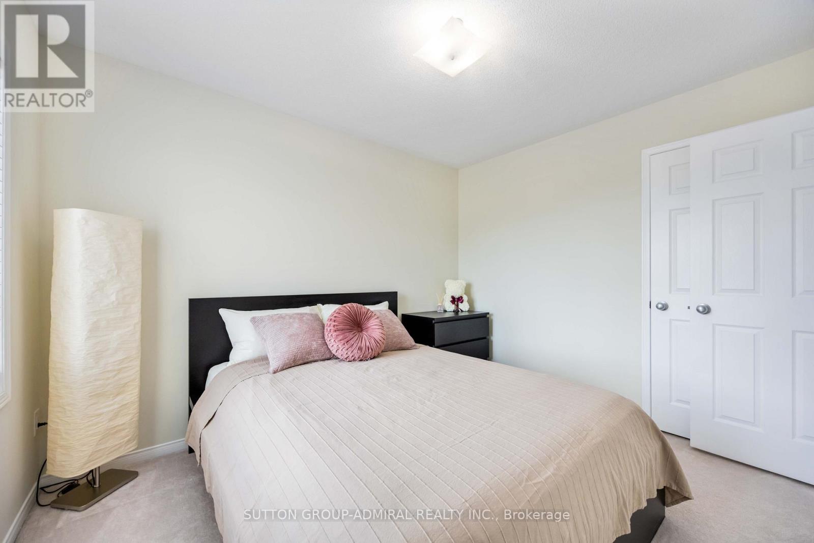 Photo 35 of 135 Armstrong Crescent, Bradford West Gwillimbury ON