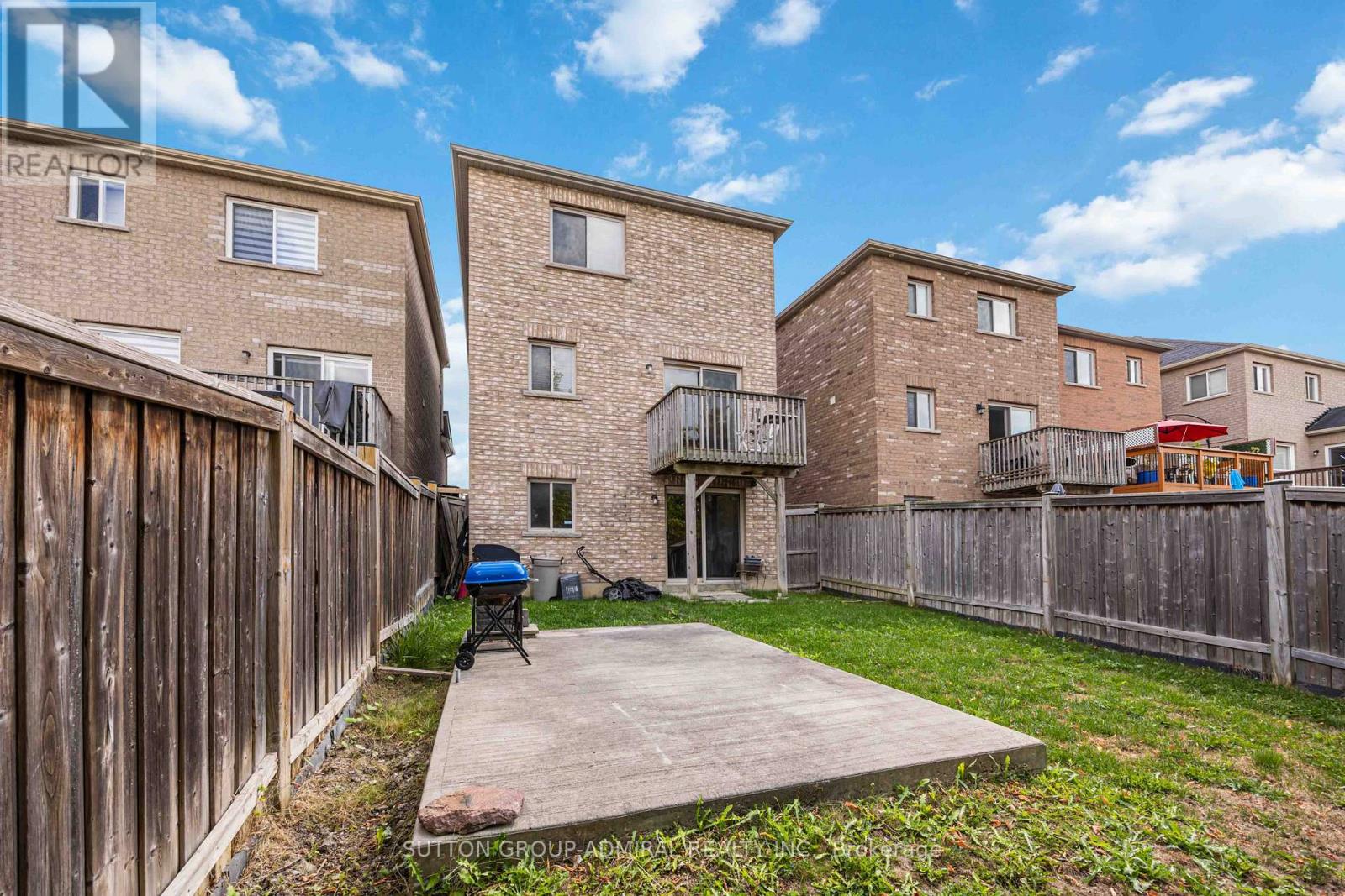 Photo 48 of 135 Armstrong Crescent, Bradford West Gwillimbury ON