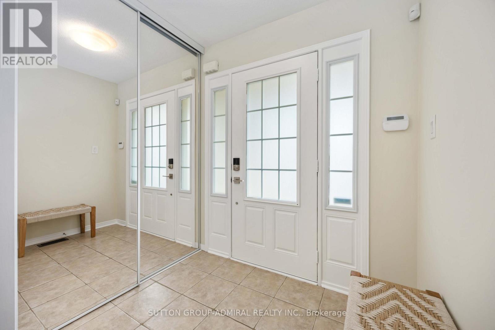 Photo 6 of 135 Armstrong Crescent, Bradford West Gwillimbury ON