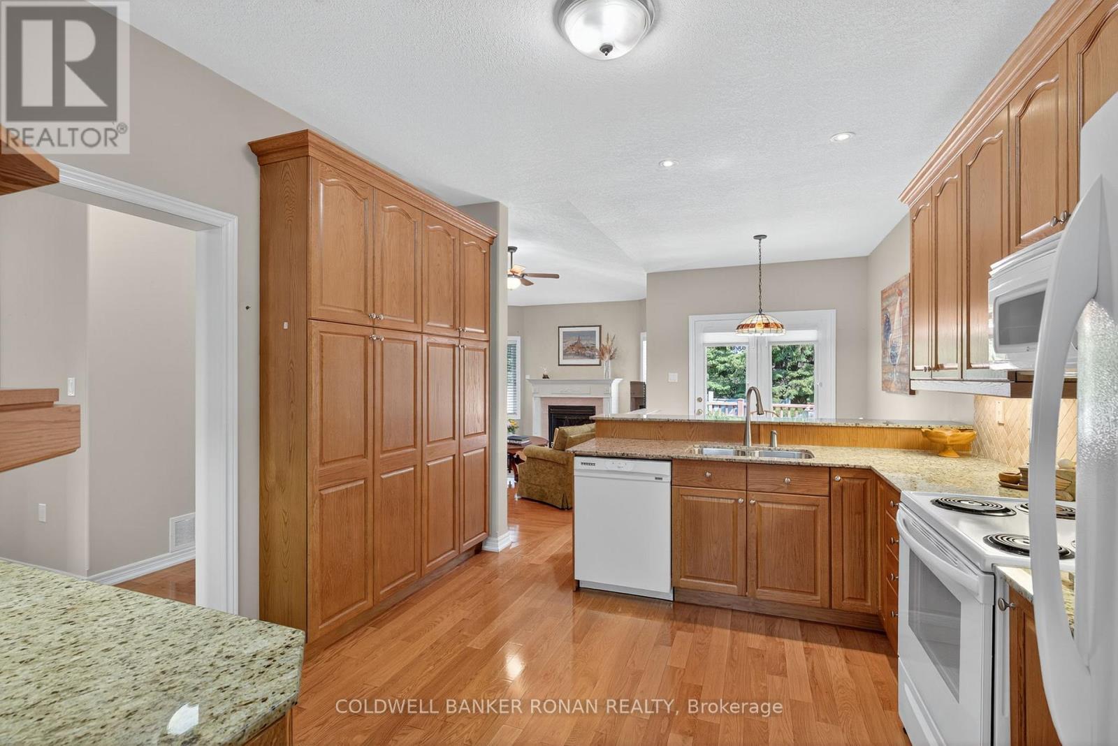 Photo 12 of 145 Buchanan Drive, New Tecumseth ON