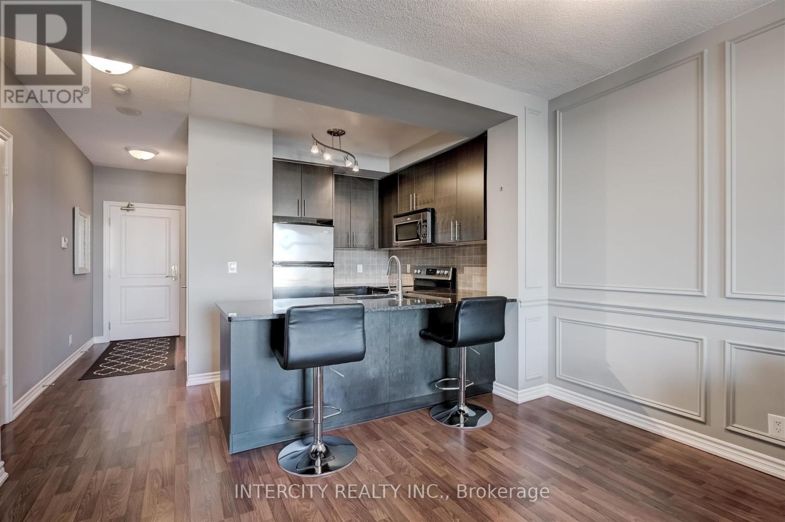 Photo 13 of 516 9235 Jane Street W, Vaughan ON