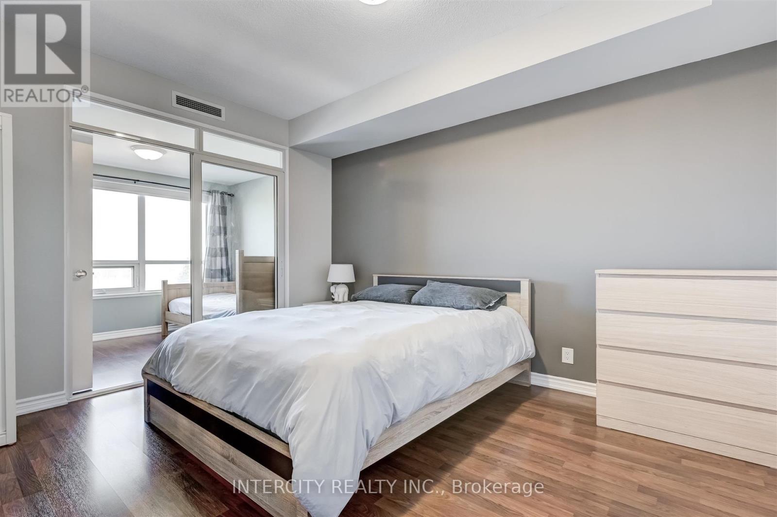Photo 17 of 516 9235 Jane Street W, Vaughan ON