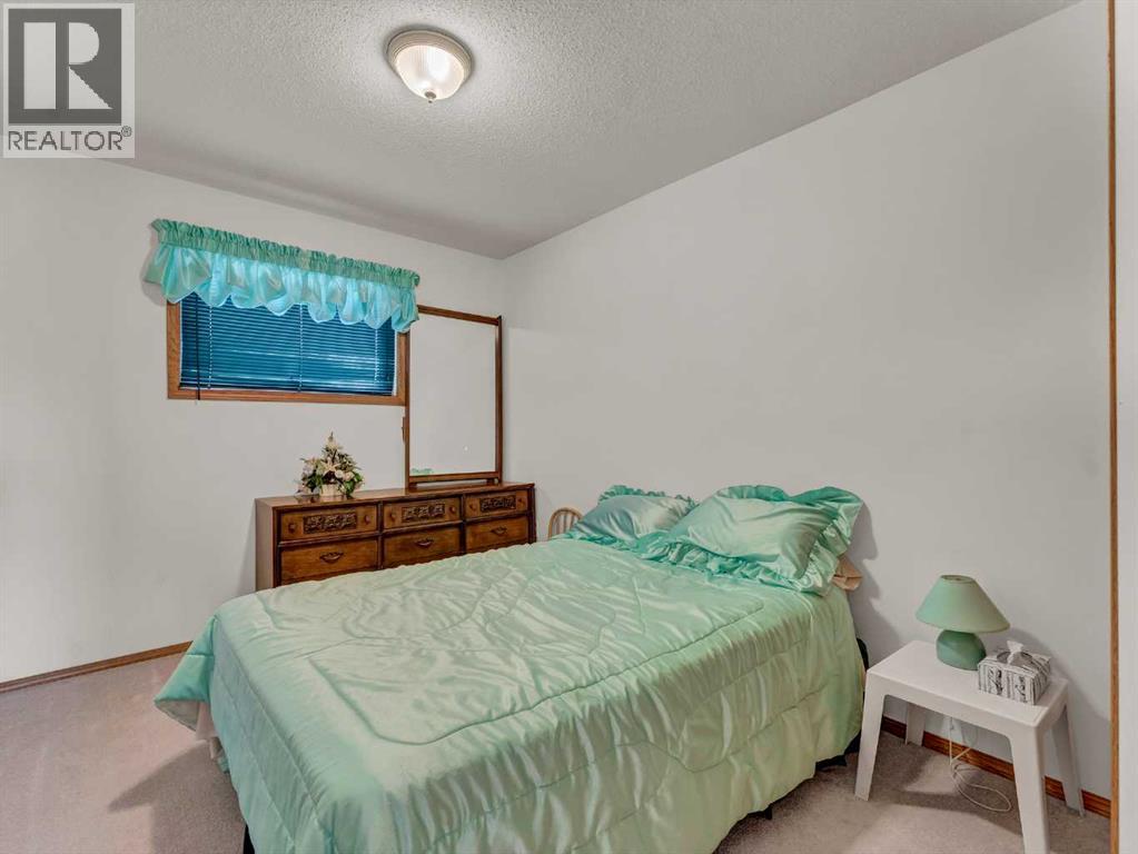 Photo 21 of 30 Preston Avenue Ne, Medicine Hat AB