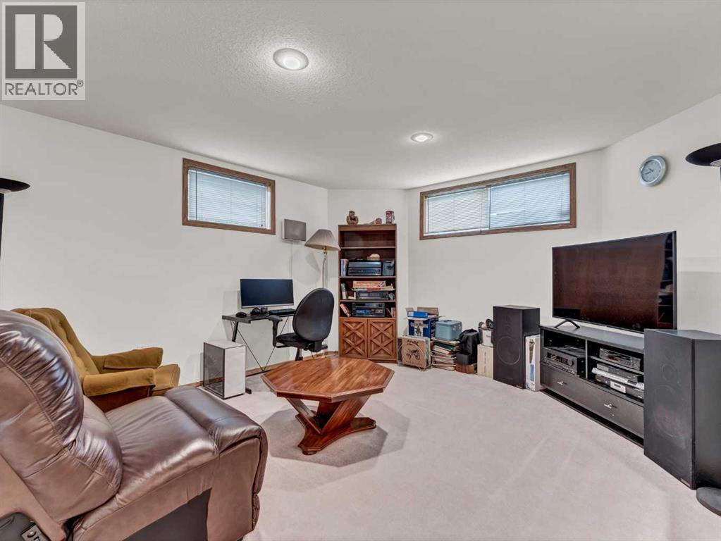 Photo 25 of 30 Preston Avenue Ne, Medicine Hat AB
