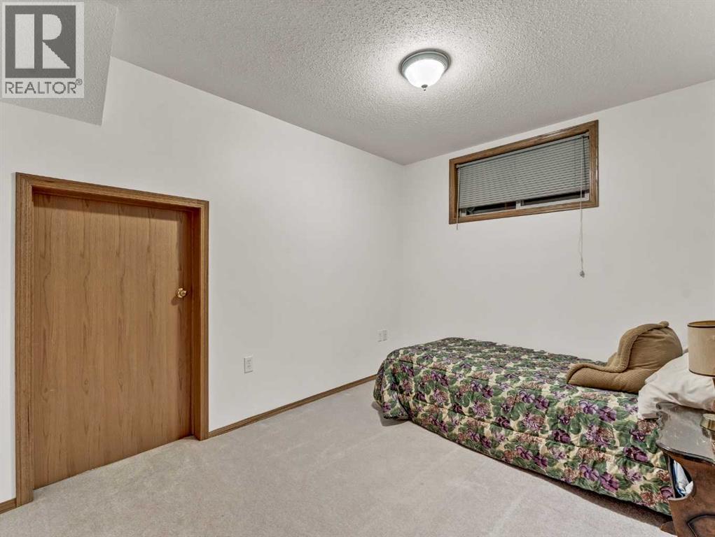Photo 27 of 30 Preston Avenue Ne, Medicine Hat AB