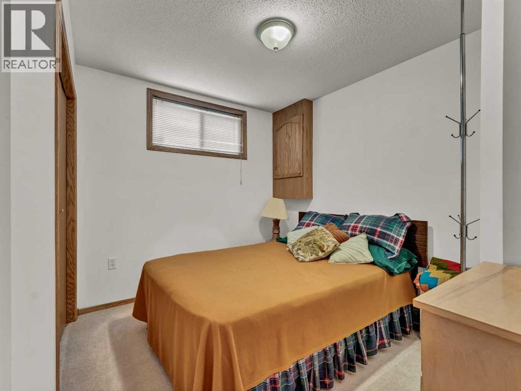 Photo 28 of 30 Preston Avenue Ne, Medicine Hat AB