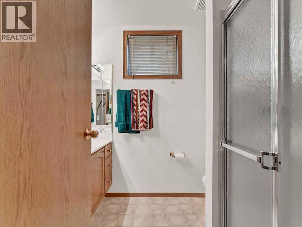 Photo 29 of 30 Preston Avenue Ne, Medicine Hat AB