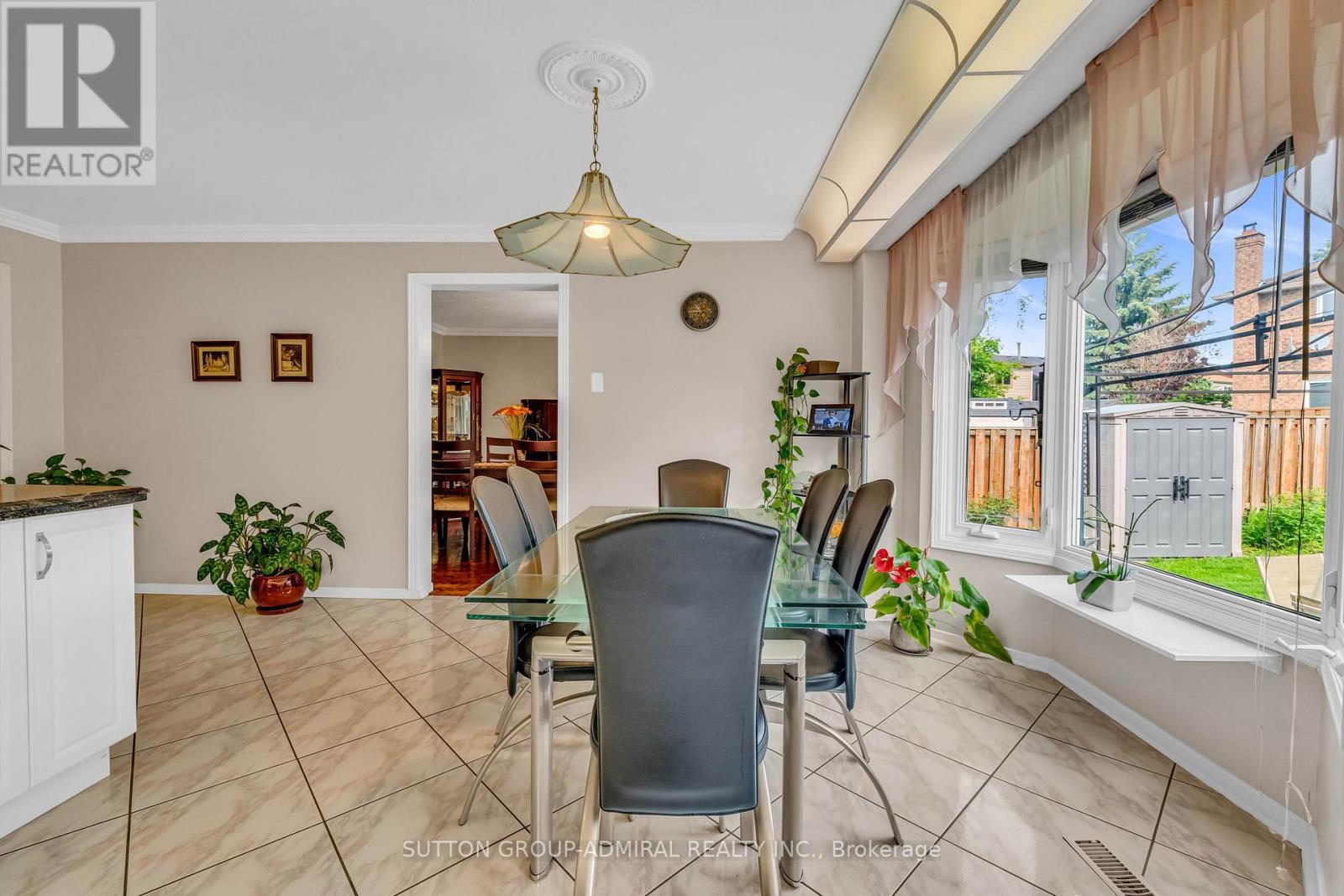 Photo 15 of 44 Brownridge Drive, Vaughan ON
